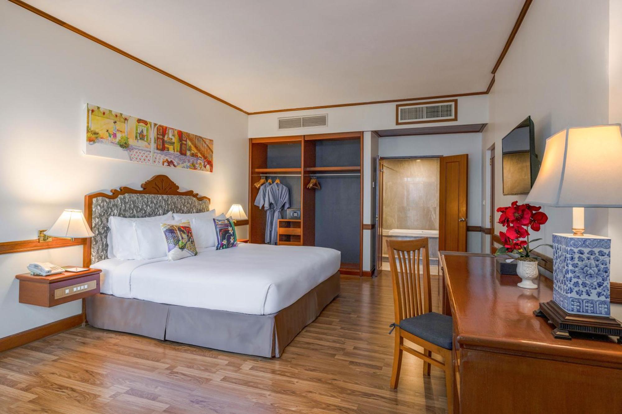 Royal Hotel 5*
